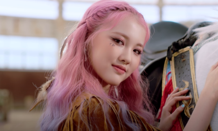 Jia de TRI.BE luce encantadora en su trailer conceptual para ‘RUB-A-DUM’