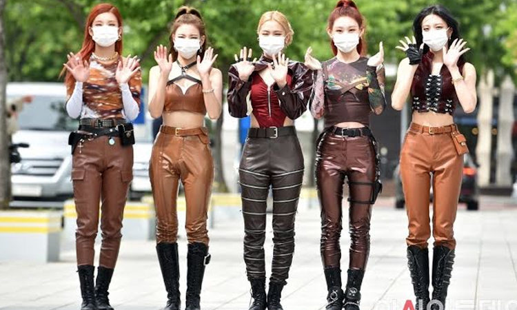 Los últimos outfits de ITZY atraen reacciones encontradas de los netizens