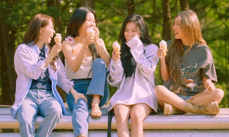 MAMAMOO muestra su amistad en las fotos grupales de WAW