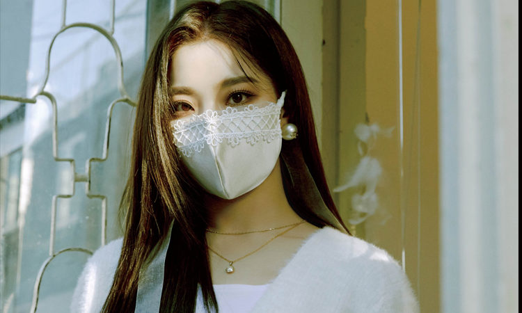 Saerom, Gyuri, & Seoyeon de fromis_9 hacen conciencia de la mascarilla en sus fotos para 9 Way Ticket