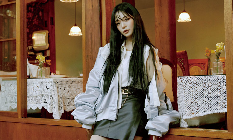 Jiwon, Chaeyoung, & Jiheon de fromis_9 sacan su lado chick para sus fotos en 9 Way Ticket