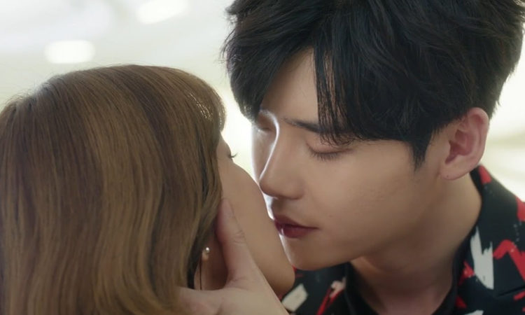 Los 7 mejores besos de Lee Jong Suk que te harán ser la actriz