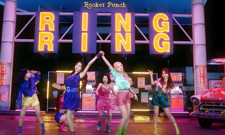 Rocket Punch nos llevaba al romance del telefono en Ring Ring