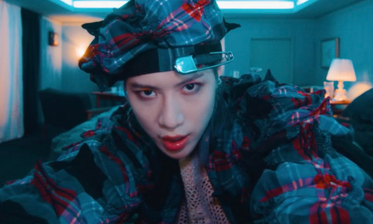 Taemin nos roba el aliento con el vídeo musical de 'ADVICE'