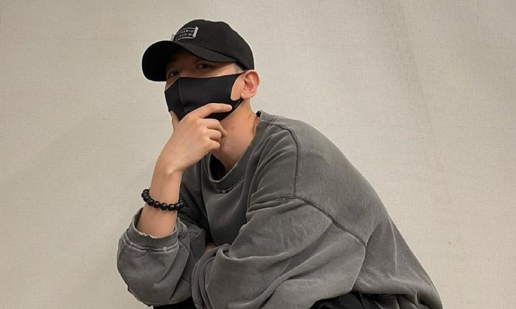 Baekhyun de EXO comparte su primera foto rapado antes de su alistamiento militar