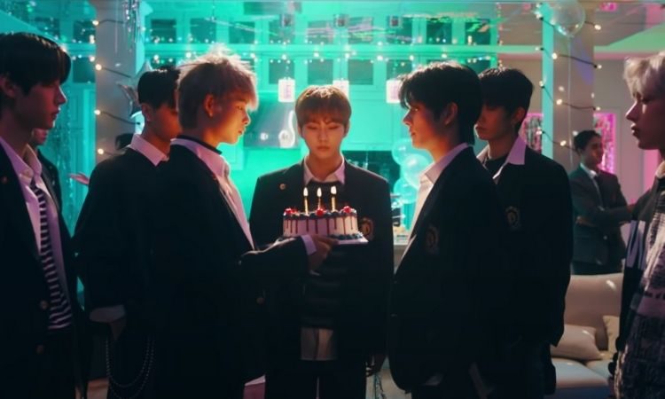Escena del MV de Drunk-Dazed de Enhypen