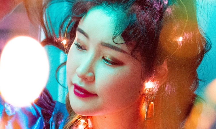 Hyemin hace un unboxing de su álbum 'HOPE'