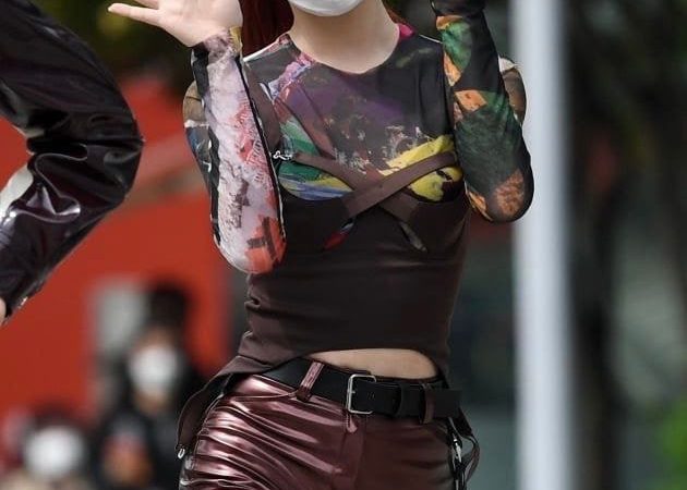 Los últimos outfits de ITZY atraen reacciones encontradas de los netizens