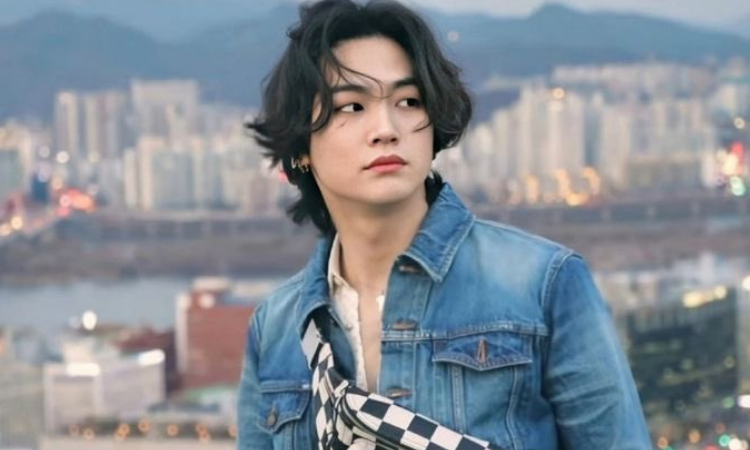 Jay B de GOT7 presenta su primer vídeo teaser para 'Switch It Up'