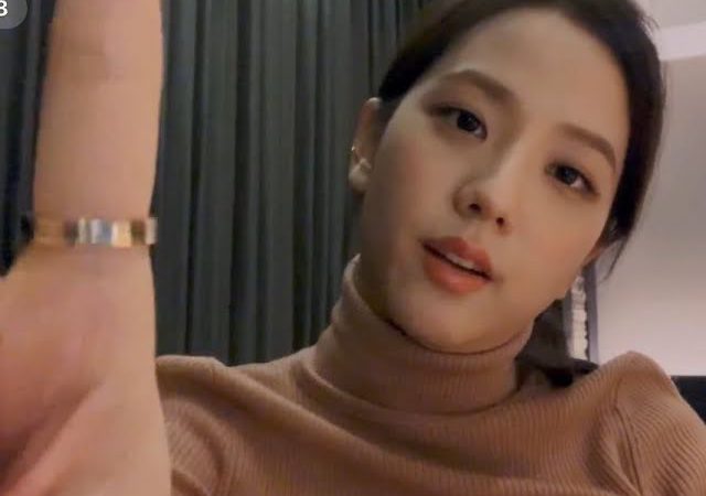 Jisoo de BLACKPINK admite que aún utiliza el costoso regalo de Jennie