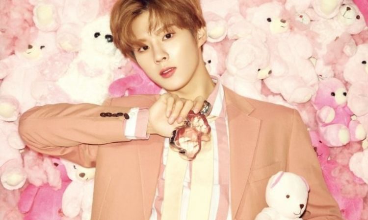 Kim Woo Seok posando para 1st Look