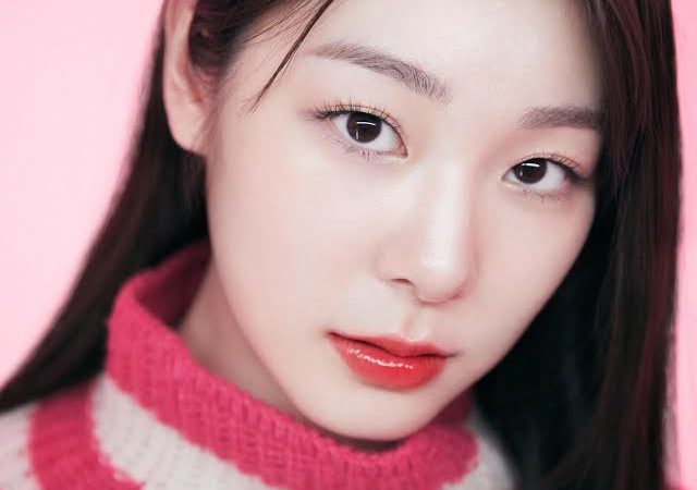 La reina del patinaje artístico, Kim Yuna, usó la colección Dior inspirada en Jisoo de BLACKPINK