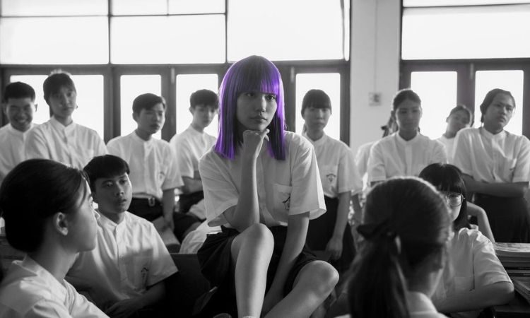 Escena del tráiler de La Chica Nueva