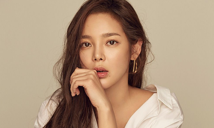 Park Si Yeon deberá pagar 10 mil dólares tras chocar ebria