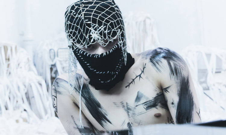 Taemin de SHINee es un rebelde bajo el hielo en sus nuevas fotos para 'ADVICE'