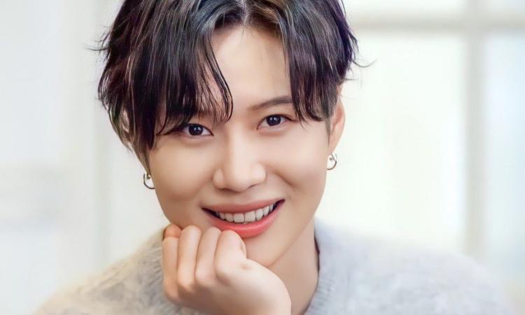 Taemin de SHINee comparte su primera foto rapado antes de su alistamiento militar
