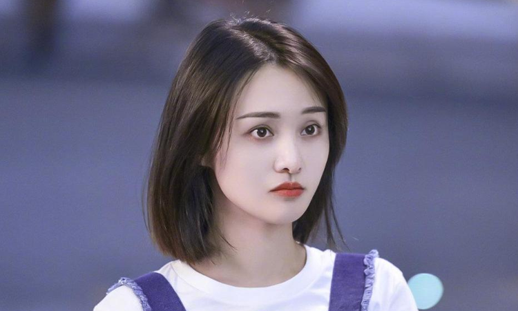 Zheng Shuang rompe el silencio y habla sobre acusaciones financieras