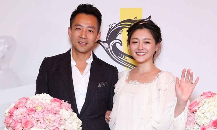Actriz china Barbie Hsu anuncia su divorcio y su esposo no lo sabía