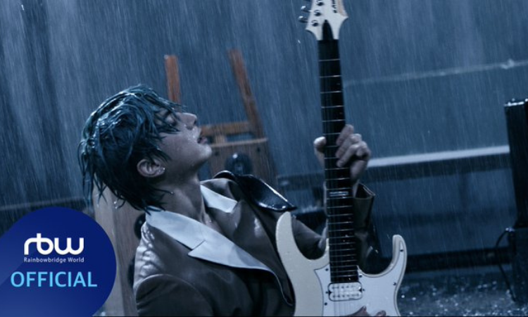 Kang Hyun de ONEWE protagoniza un intenso teaser bajo la lluvia para 'Rain To Be'