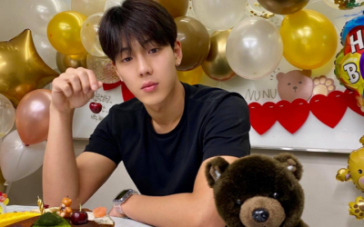Shownu de MONSTA X celebra su cumpleaños junto a Monbebe en una transmisión de V Live