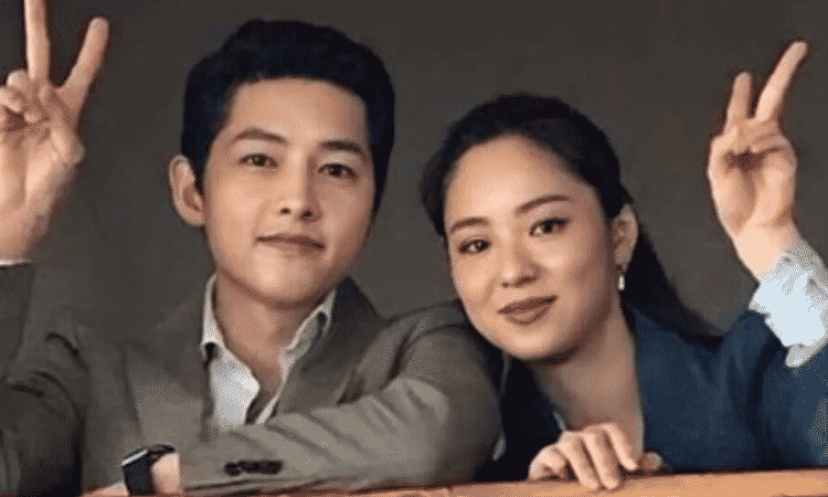 Song Joong Ki le envía una sorpresa a Jeon Yeo Bin al set de 'Glitch'