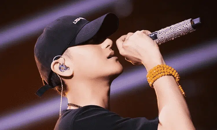 Tao, ex miembro de EXO, llora al hablar de su padre