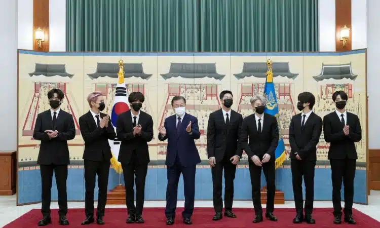 BTS y el Ministro de Defensa Nacional