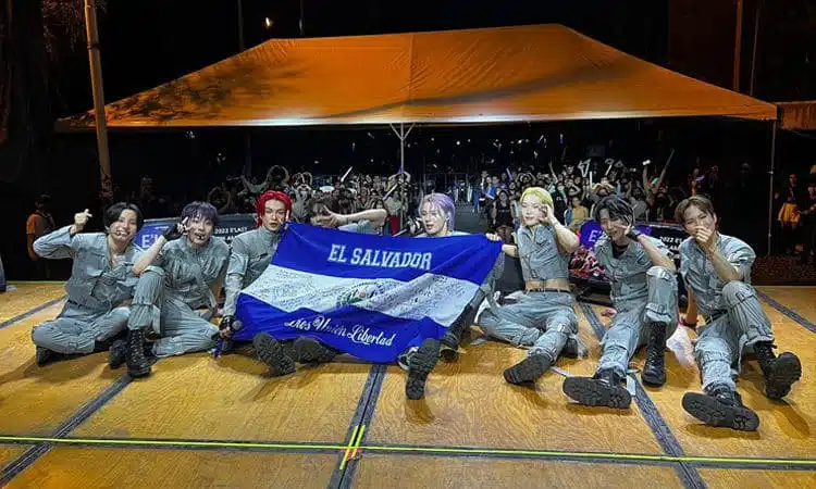 Concierto de ELAST es un éxito en El Salvador